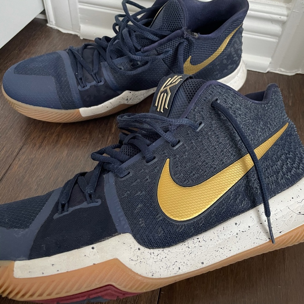 Kyrie 3 “Obsidian”